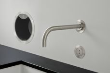 Touch-free bathrooms with the Round Series