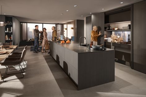 Elegantly merge your kitchen, dining, living and office spaces using Blum’s time-tested storage solutions.