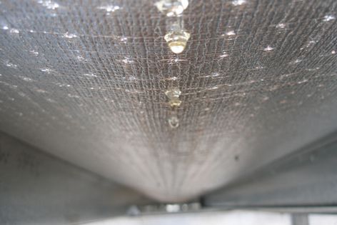 Water-permeable under-floor insulation
